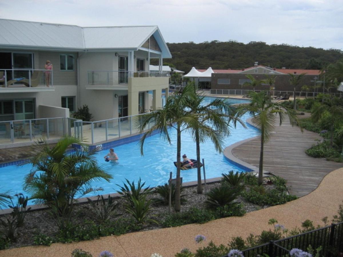 Oaks Pacific Blue 349 Fantastic Pool Aparthotel Salamander Bay Exterior foto